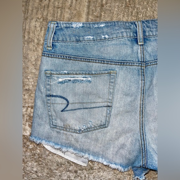 3/$25 LIKE NEW 𝑨𝒎𝒆𝒓𝒊𝒄𝒂𝒏 𝑬𝒂𝒈𝒍𝒆 Jean Shorts - Picture 10 of 15